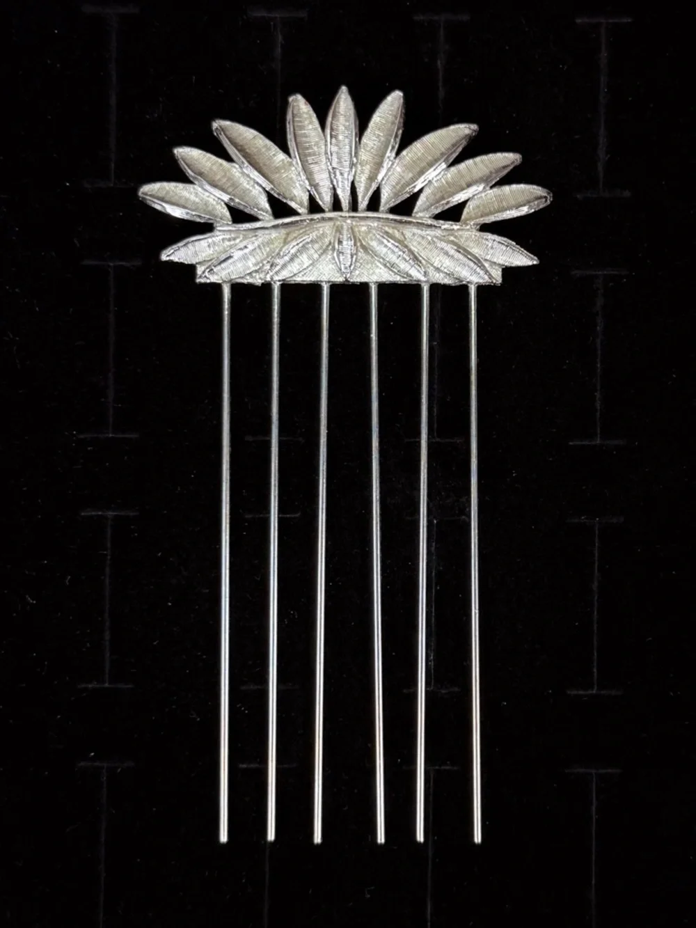 Vintage aged Silvertone long hair comb pin